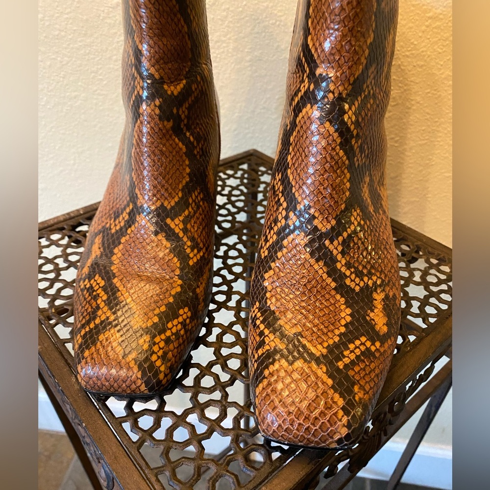 Women’s Franco Sarto Snakeskin Sz. 8 Ankle Boots